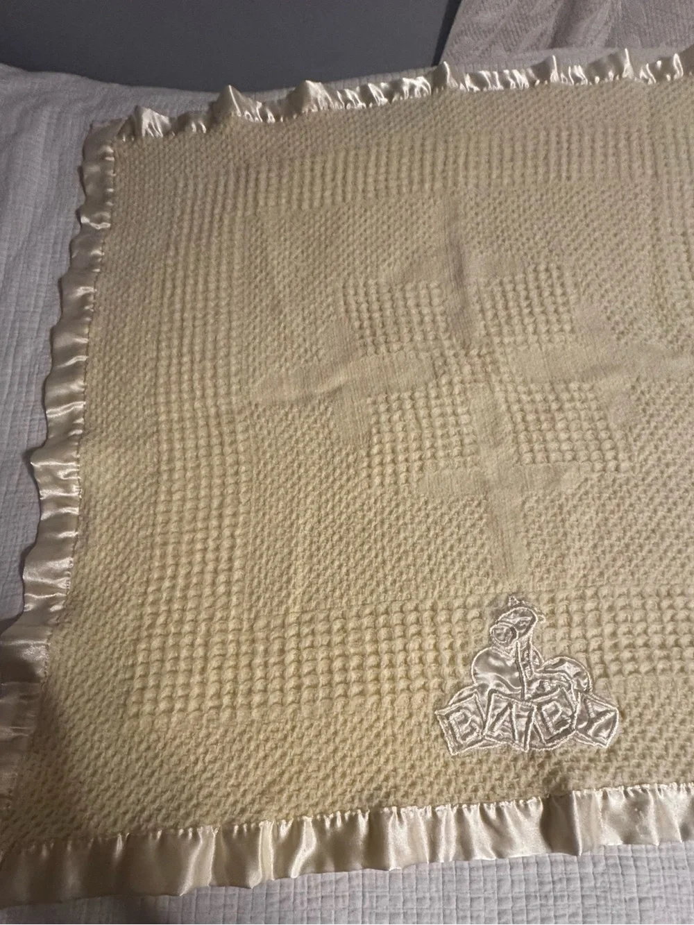 Kidget Thermal Baby Blanket Giraffe w. Satin Trim Yellow Unisex Vintage Babycore
